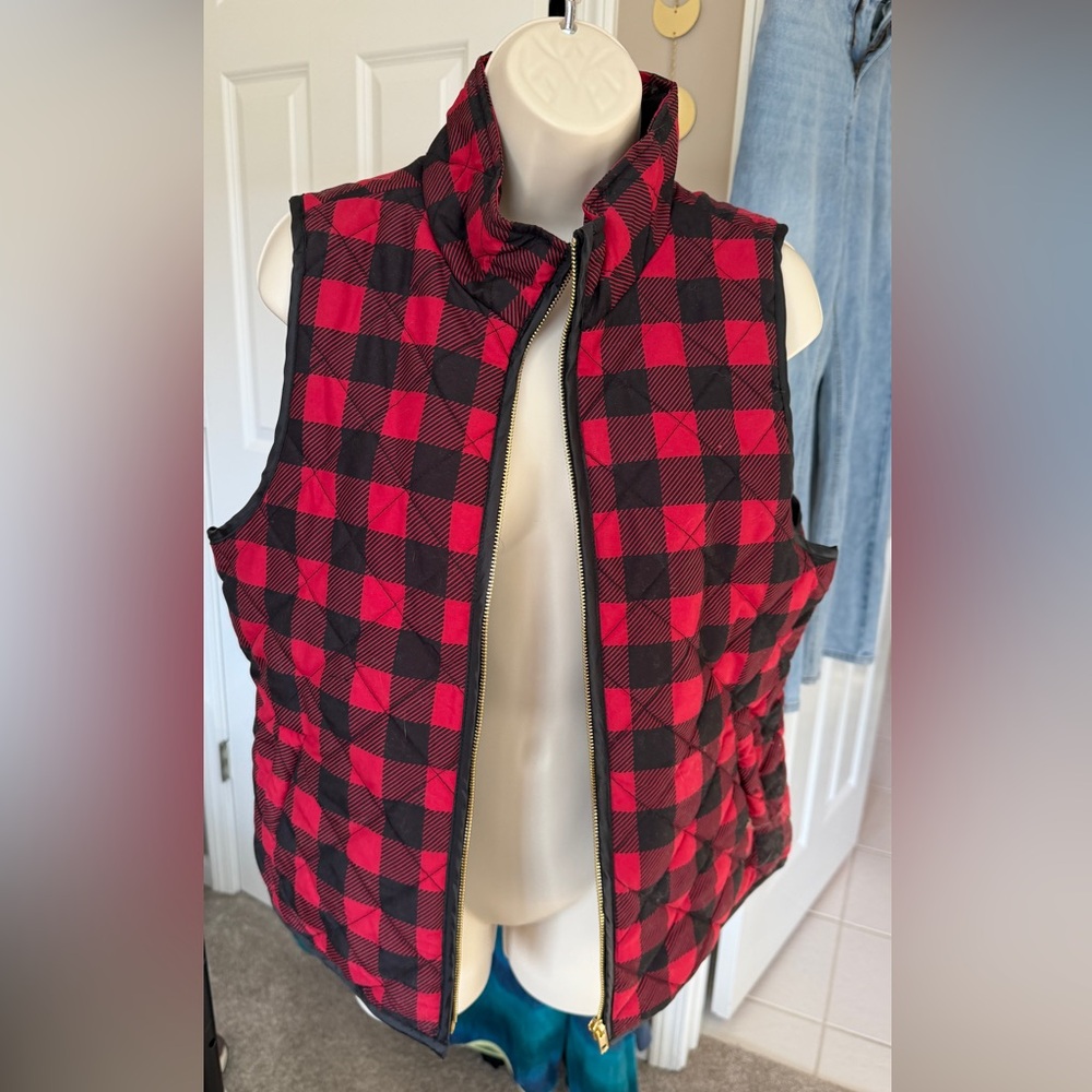 Women's Red and Black Buffalo Plaid Quilted Vest